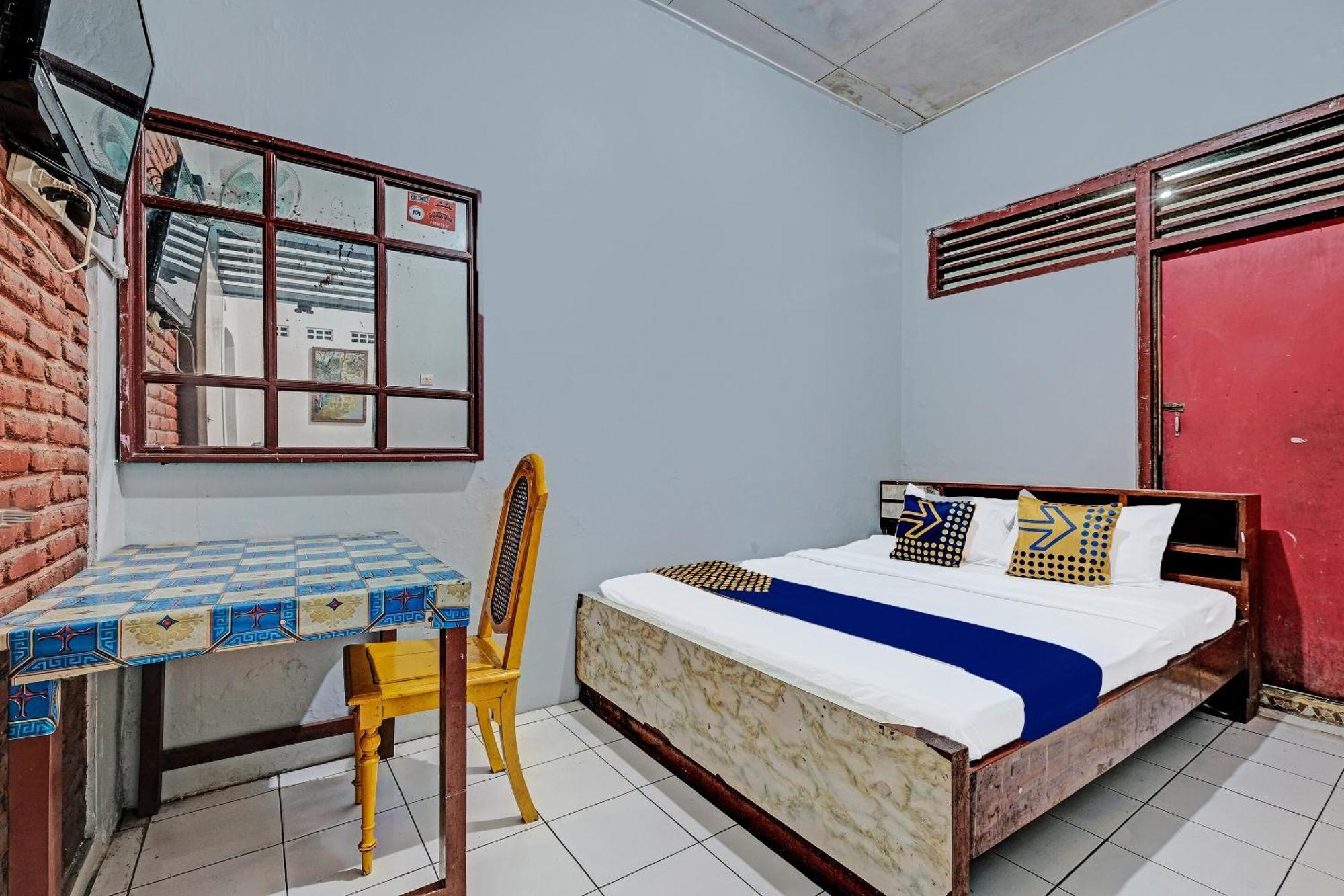 Spot On 91915 Homestay Superman 日惹 外观 照片